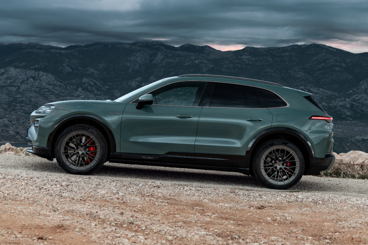 Porsche Cayenne Electric side 2