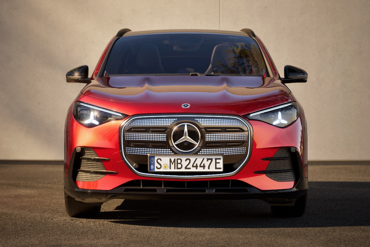 2026 Mercedes-Benz GLA front 1