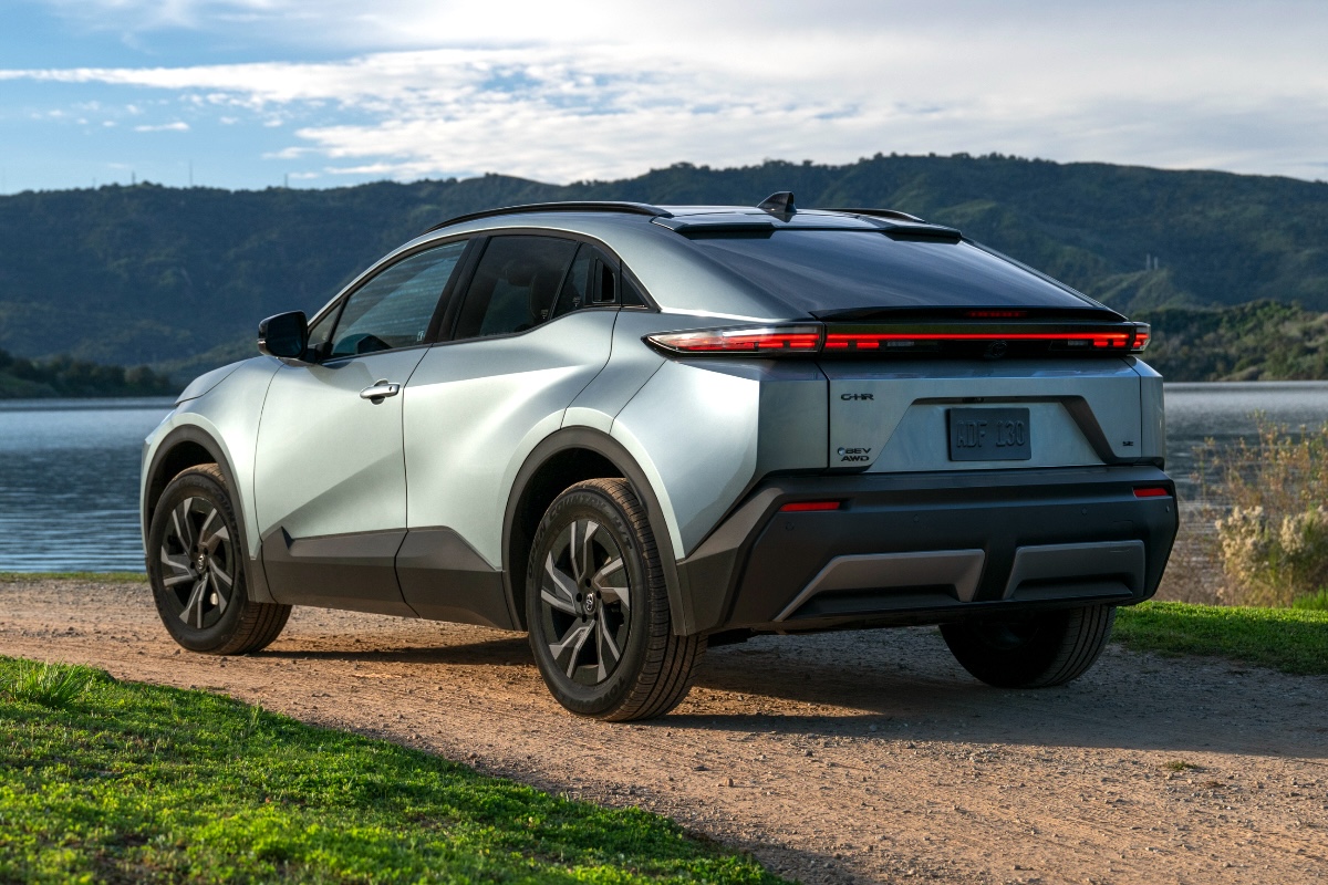 2027 Toyota C-HR SE rear