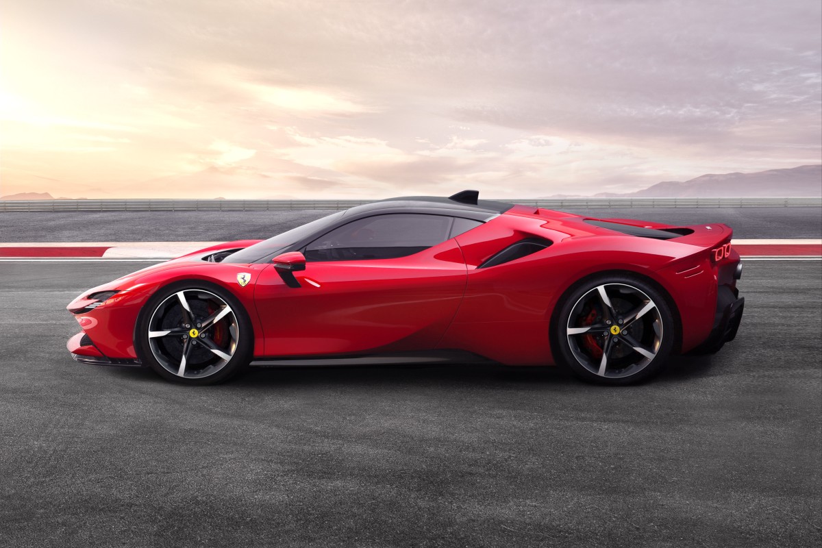 2025 Ferrari SF90