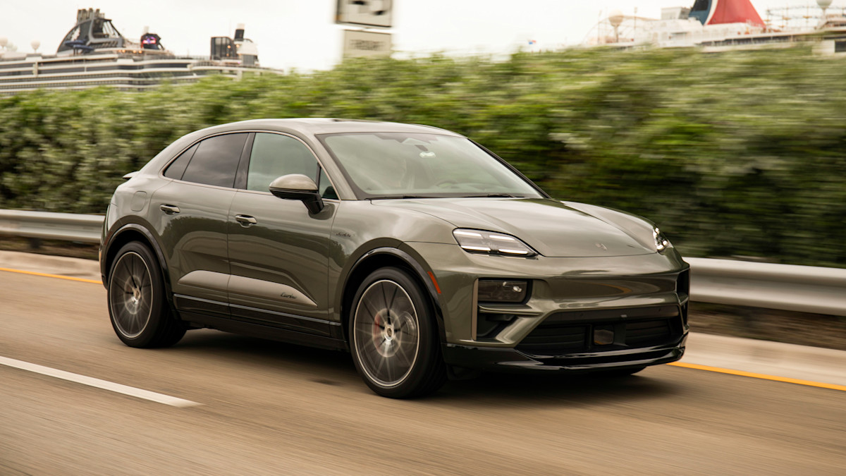 2026 Porsche Macan Electric preview photo