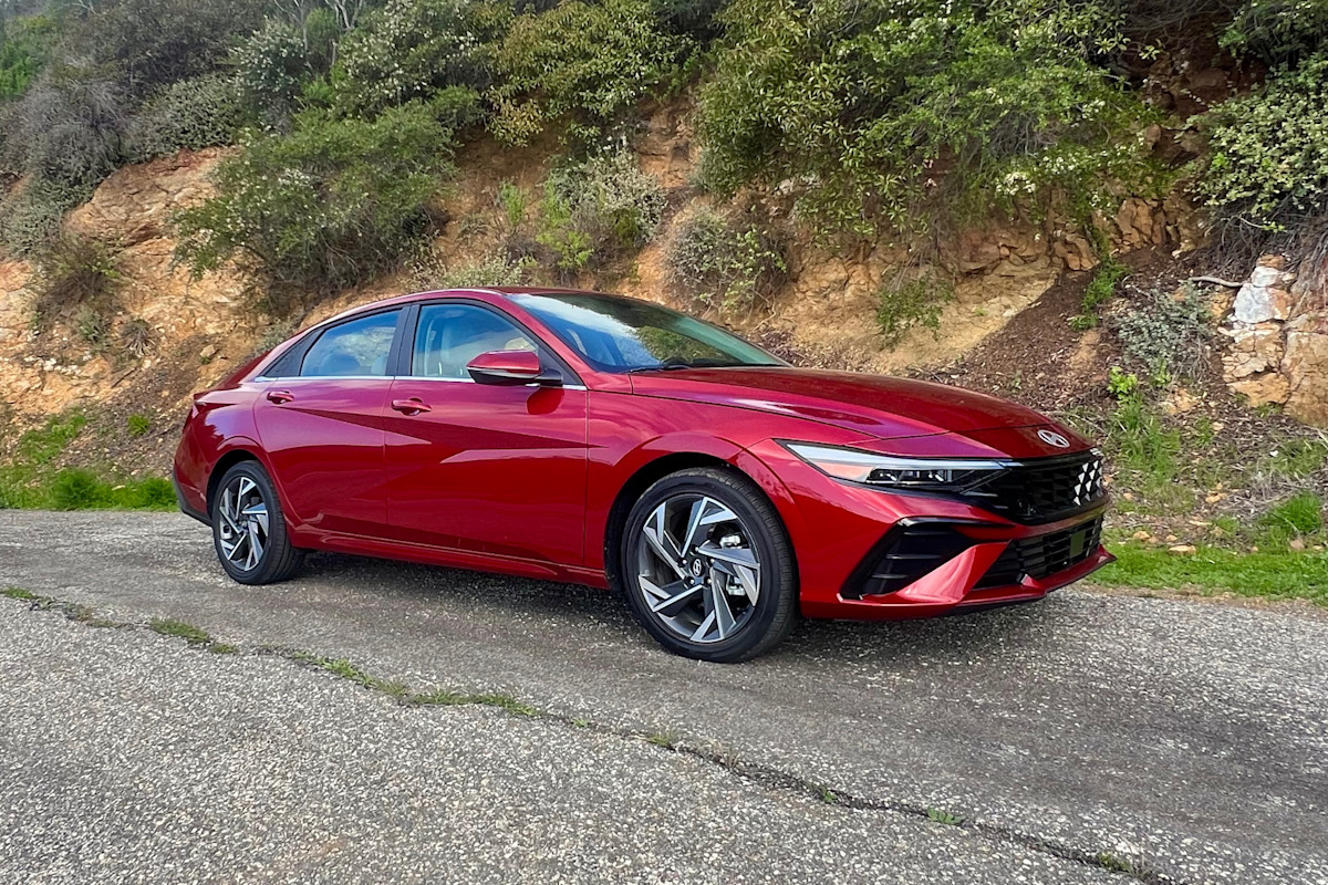 Picture of Hyundai Elantra Hybrid