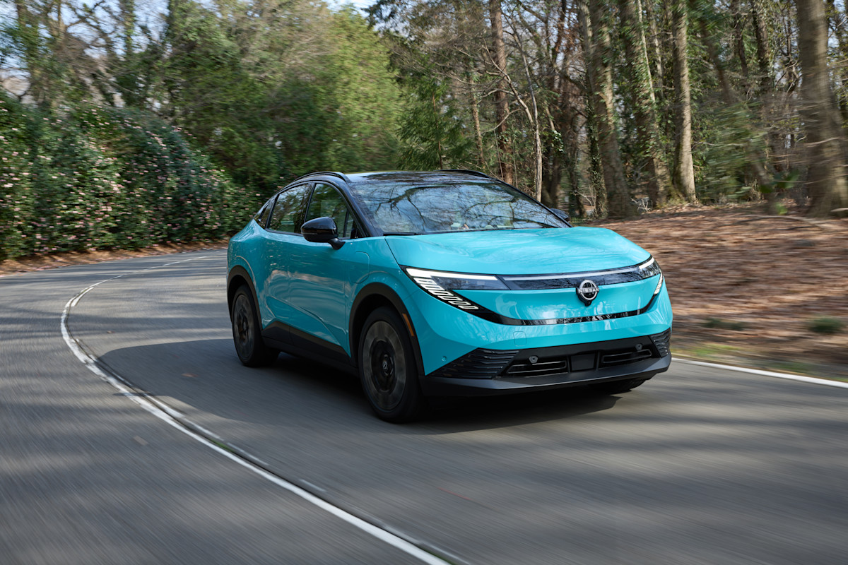 2026 Nissan LEAF preview photo