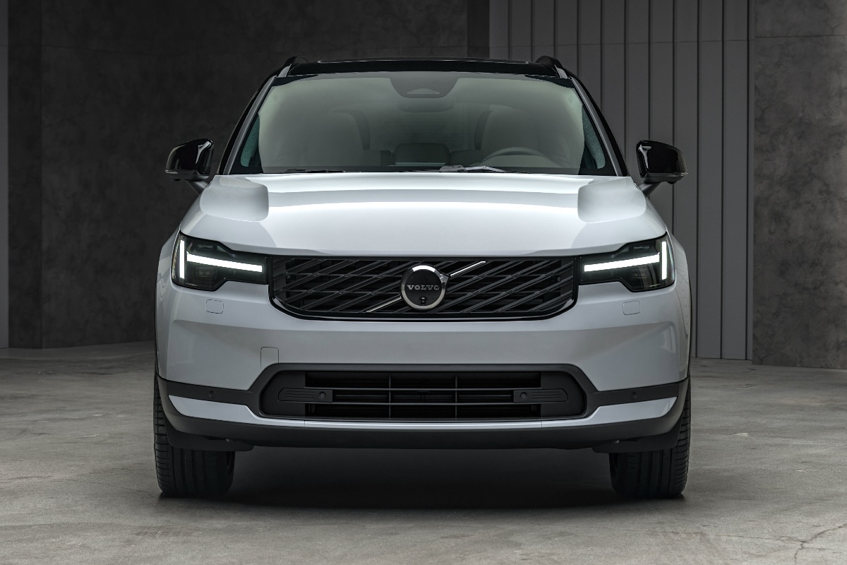 2027 Volvo XC40 Studio Front