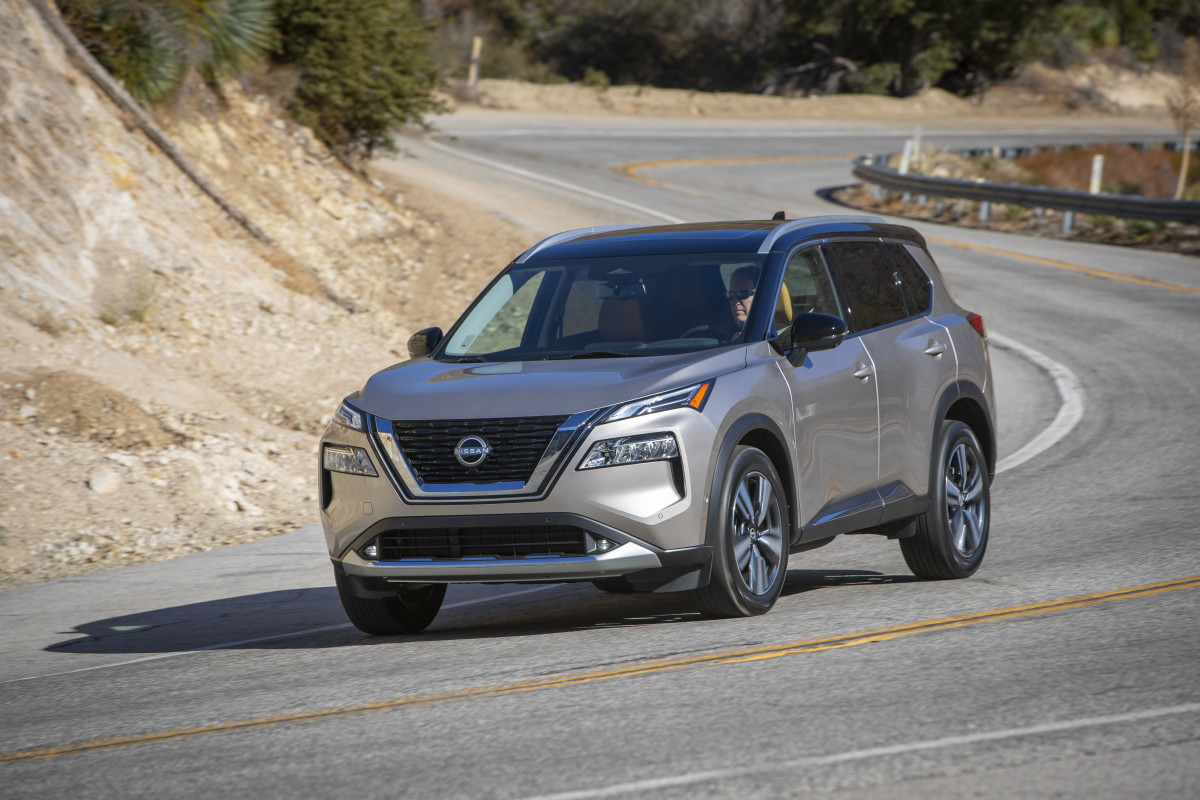 2022 Nissan Rogue review safety