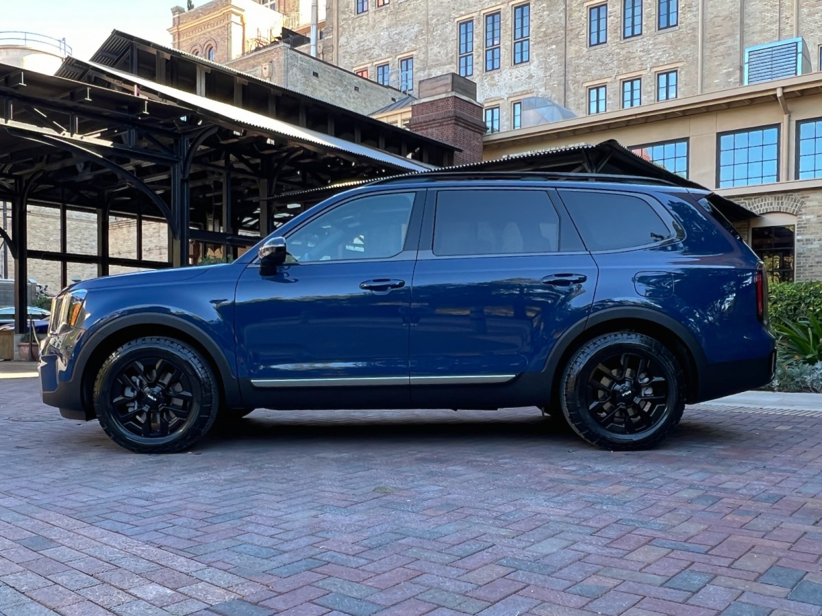 2023 Kia Telluride review thumbnail.