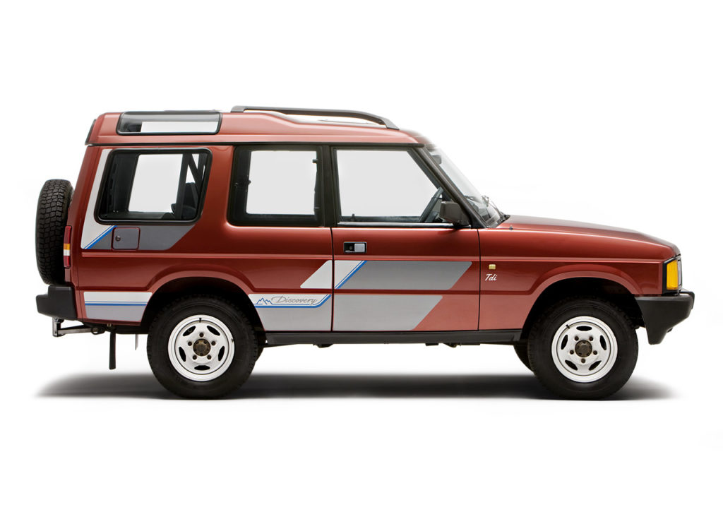 Automotive Anniversary: 30 years of the Land Rover Discovery Side View