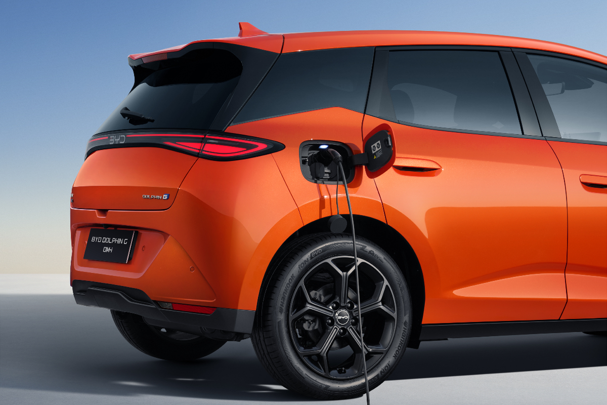 BYD Dolphin G DM-i charging