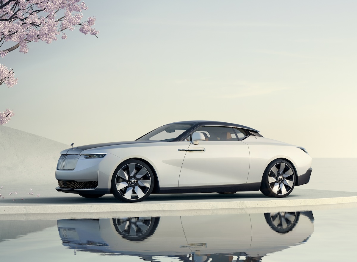 2023 Rolls Royce Arcadia Droptail front static