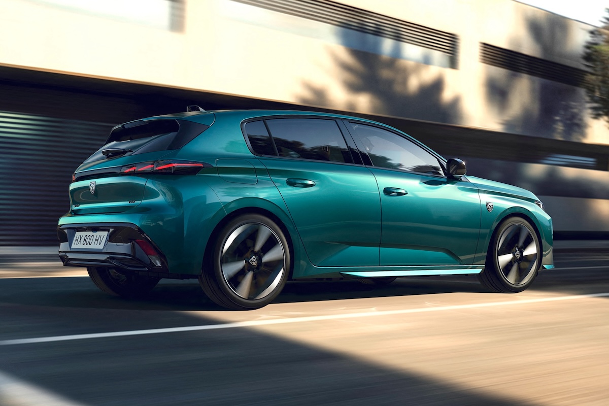 2025 Peugeot 308 side driving 1