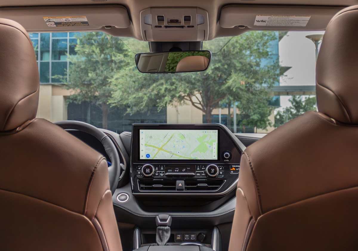 2025 Toyota Highlander Hybrid interior