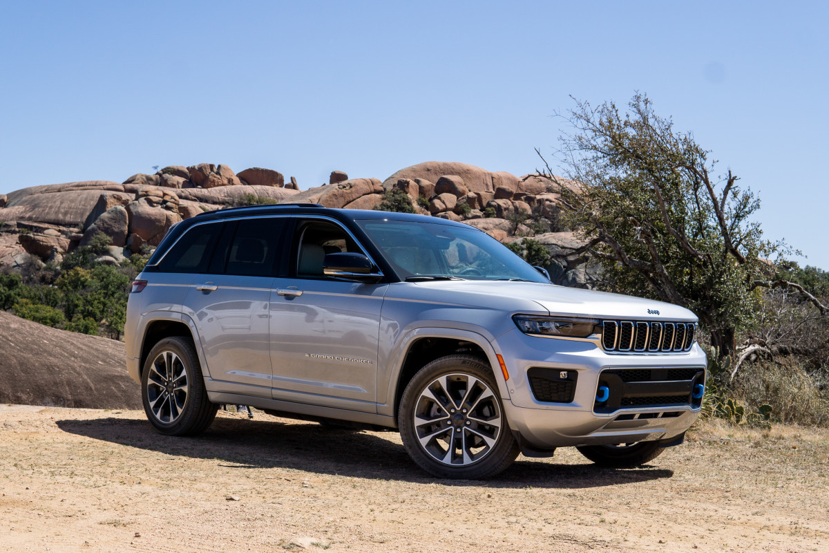 2022 Jeep Grand Cherokee 4xe Test Drive Review