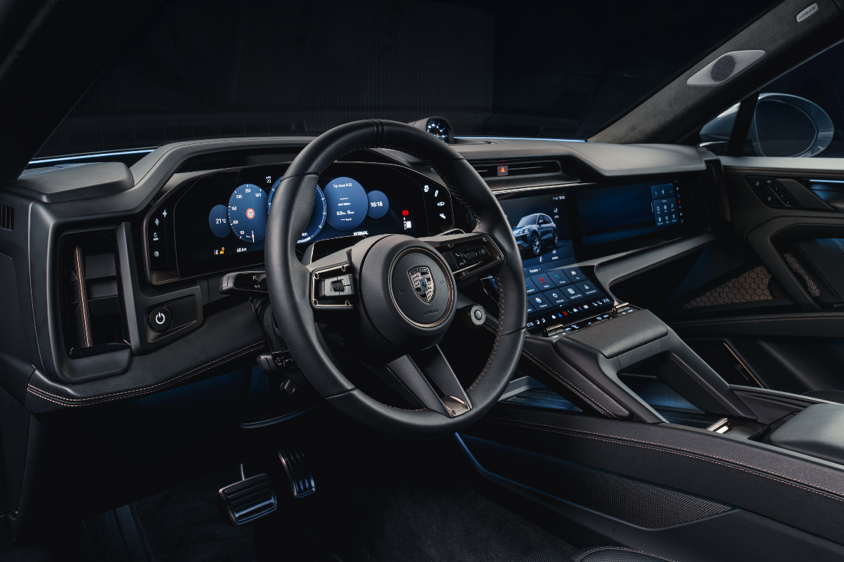 Porsche Cayenne Electric dashboard 1