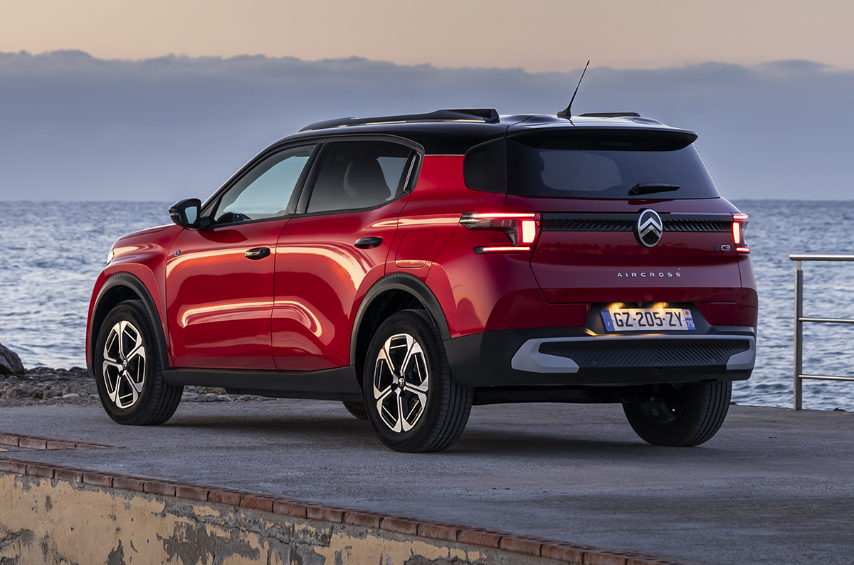 Citroen C3 Aircross red front static
