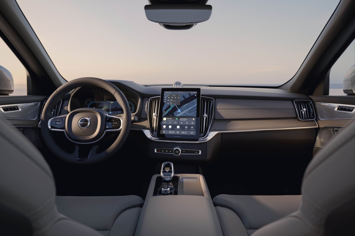 2025 Volvo XC90 Preview - interior
