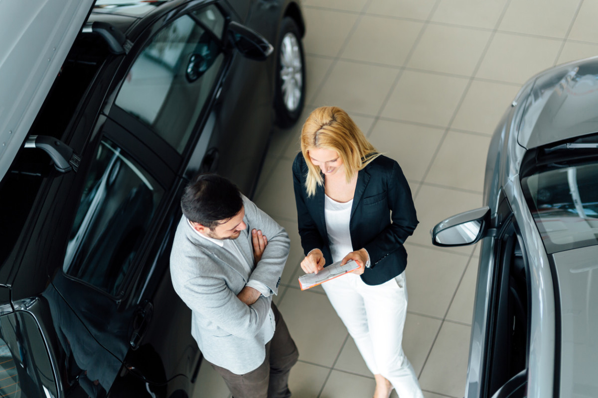Who to Expect at a Car Dealership