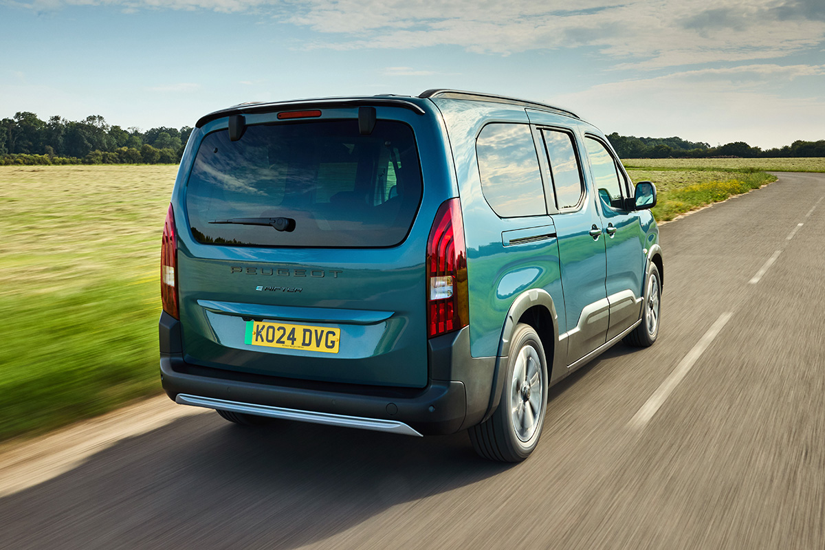 Peugeot e-Rifter front