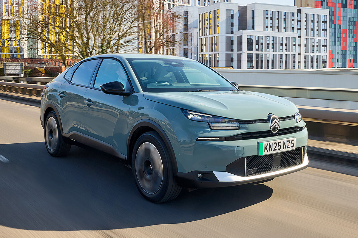 2026 Citroen e-C4 X front driving