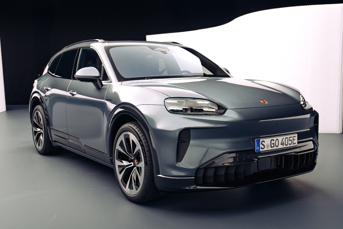 Porsche Cayenne Electric front 3:4 1