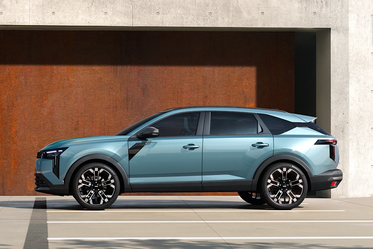 2026 Dacia Striker side