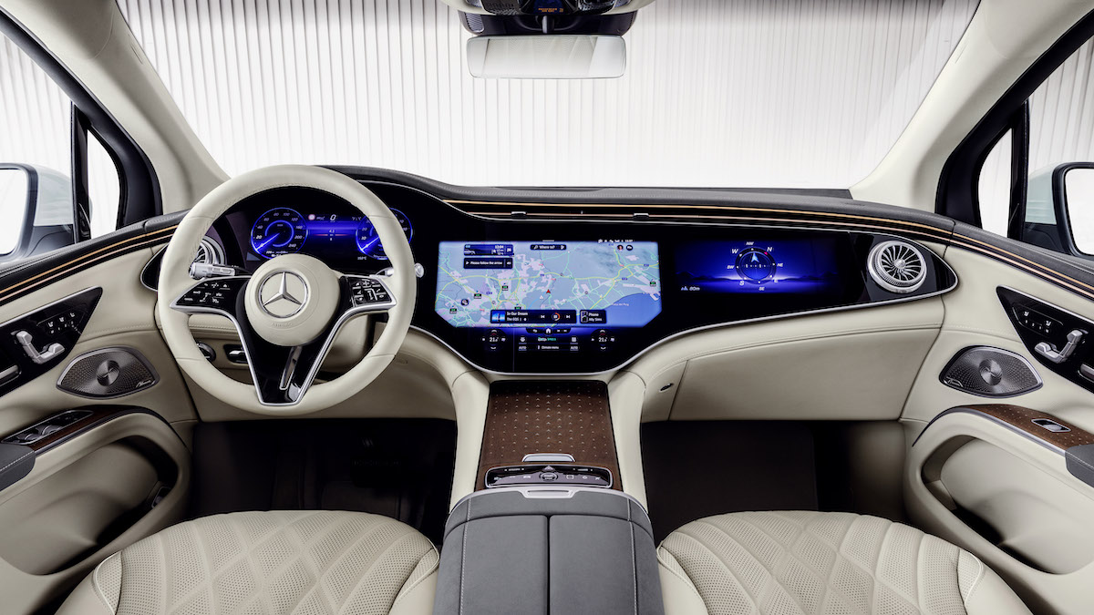 2022 Mercedes EQS SUV interior dashboard