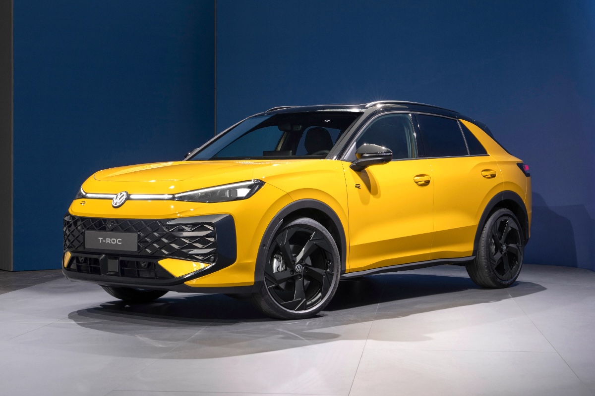 2025 Volkswagen T-Roc front 3:4