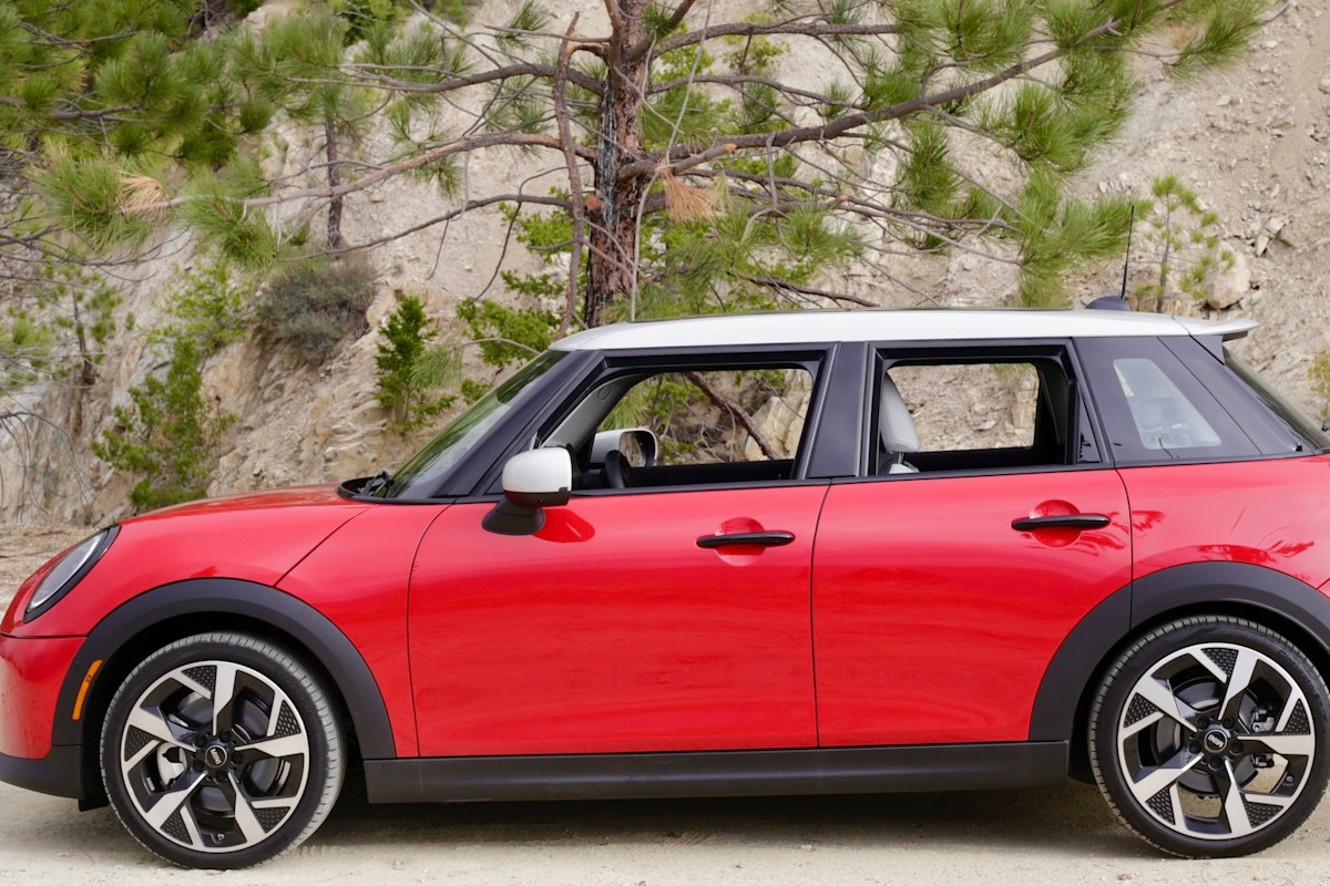 2025 MINI Cooper profile