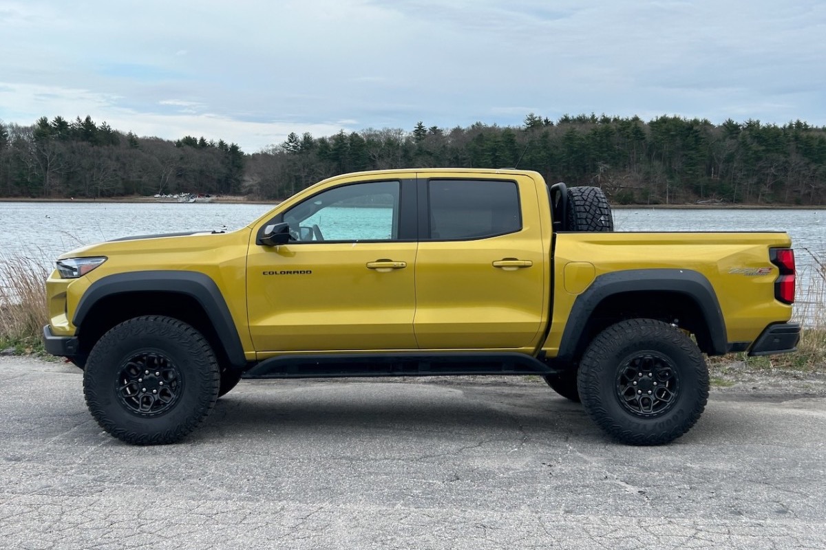 2024 Chevrolet Colorado Review Thumbnail