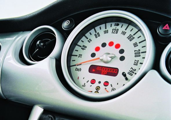 History Guide: BMW MINI 1st Generation Dial