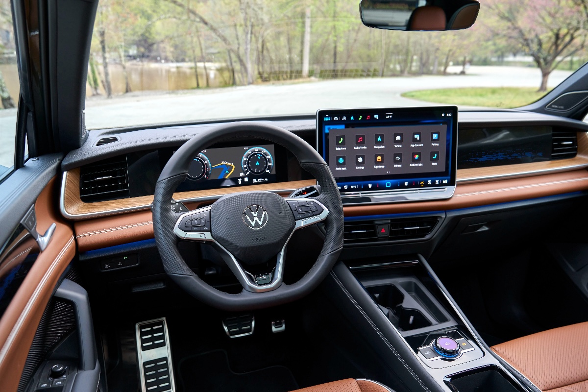 2026 Volkswagen Tiguan SEL R-Line Turbo interior
