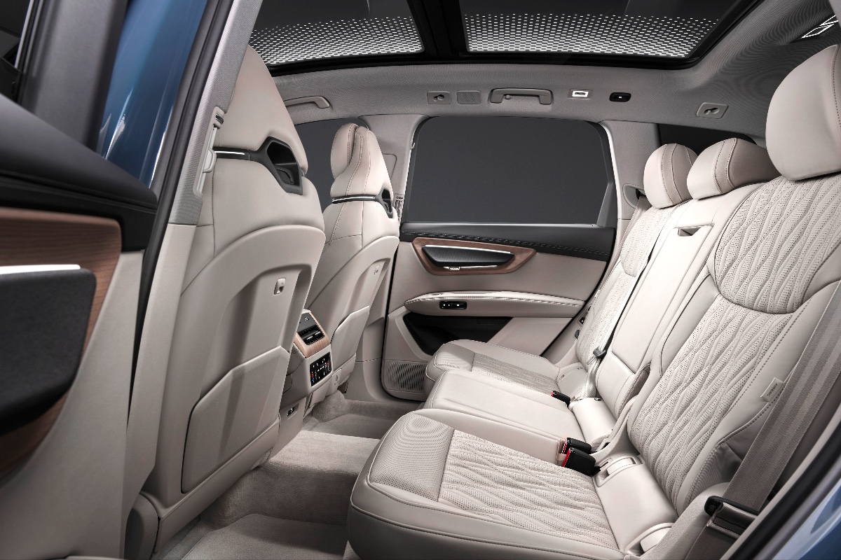 Audi Q7 2026 second-row seats
