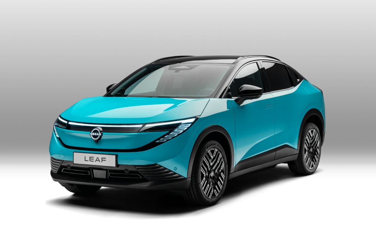 2026 Nissan Leaf review blue front three quarter static