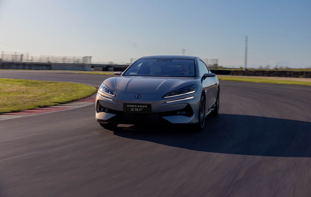 Denza Z9GT front corner