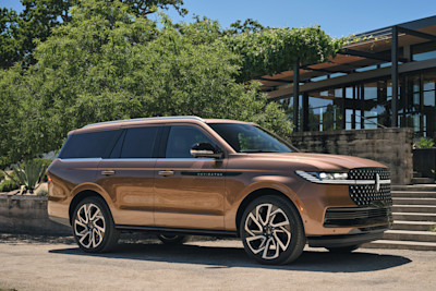 Lincoln Navigator Buying Guide: Cost, Reliability, and the Best Years to Buy