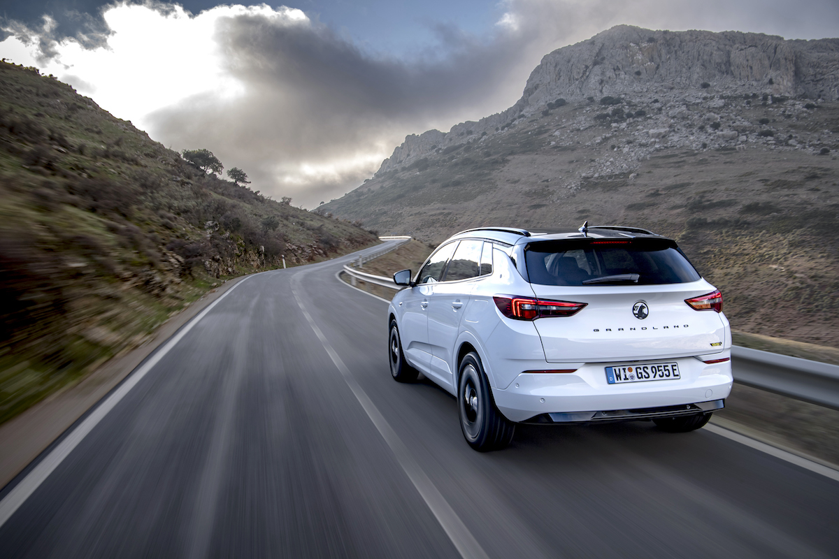 Vauxhall Grandland GSe rear tracking