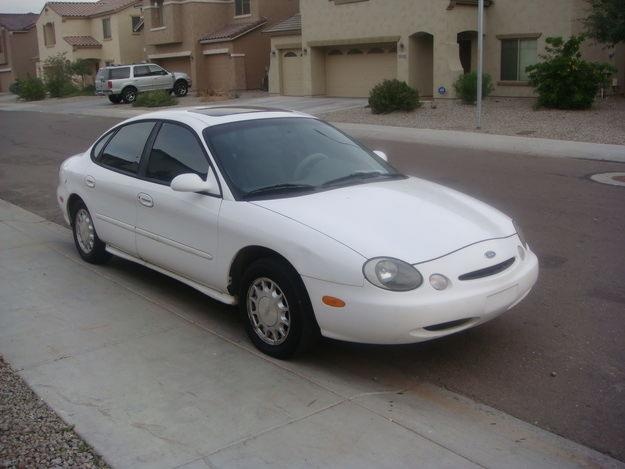 Picture of Ford Taurus