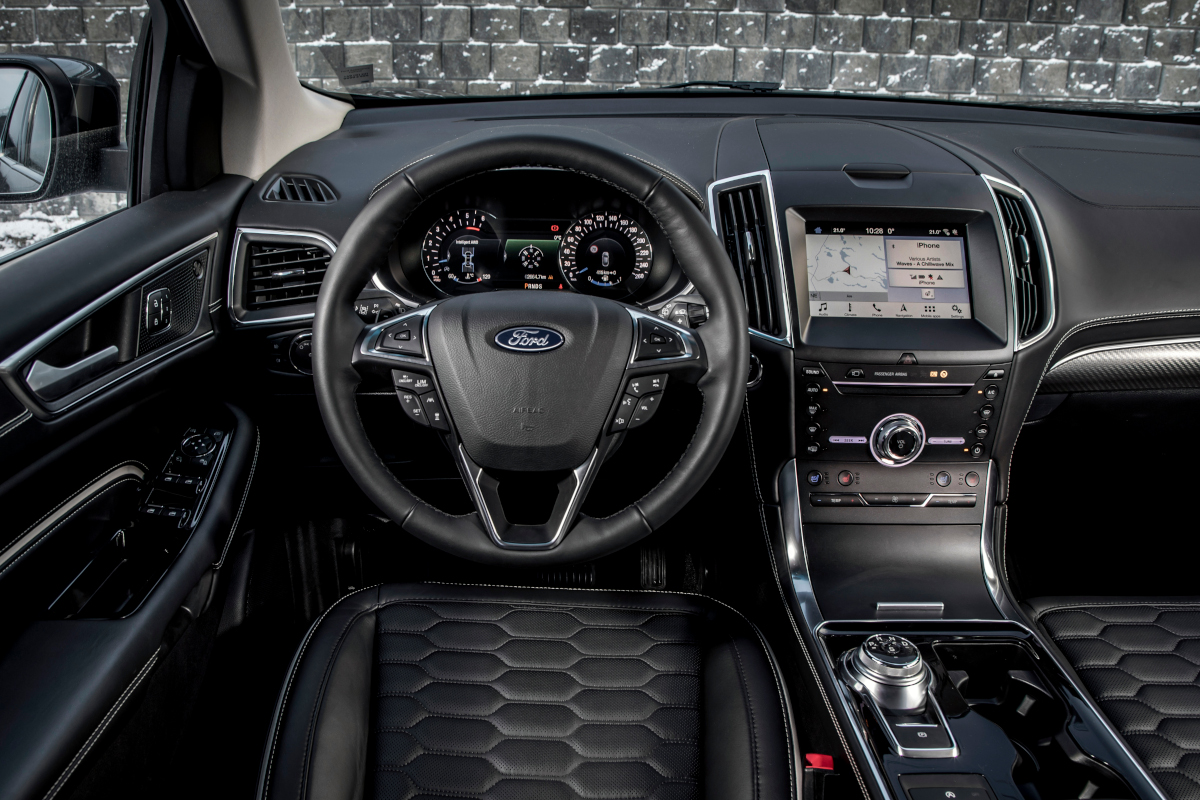 Ford Edge (2016-2020) interior view