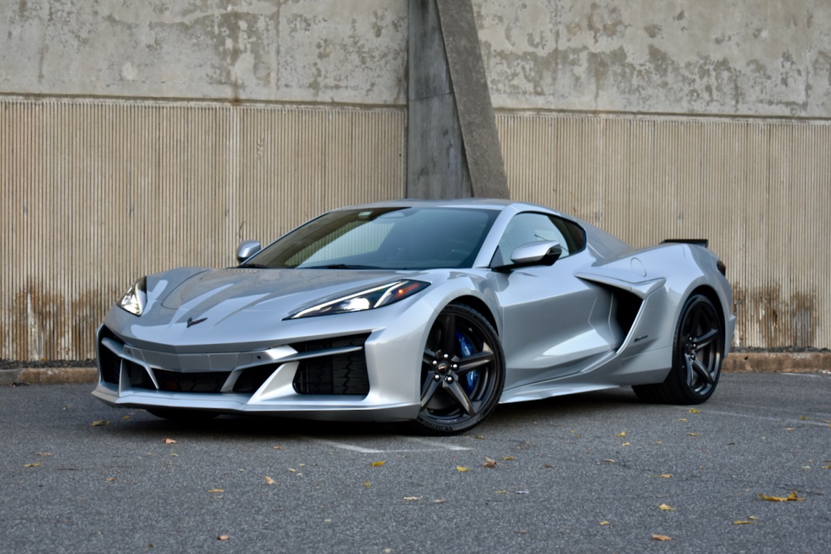 Picture of Chevrolet Corvette E-Ray