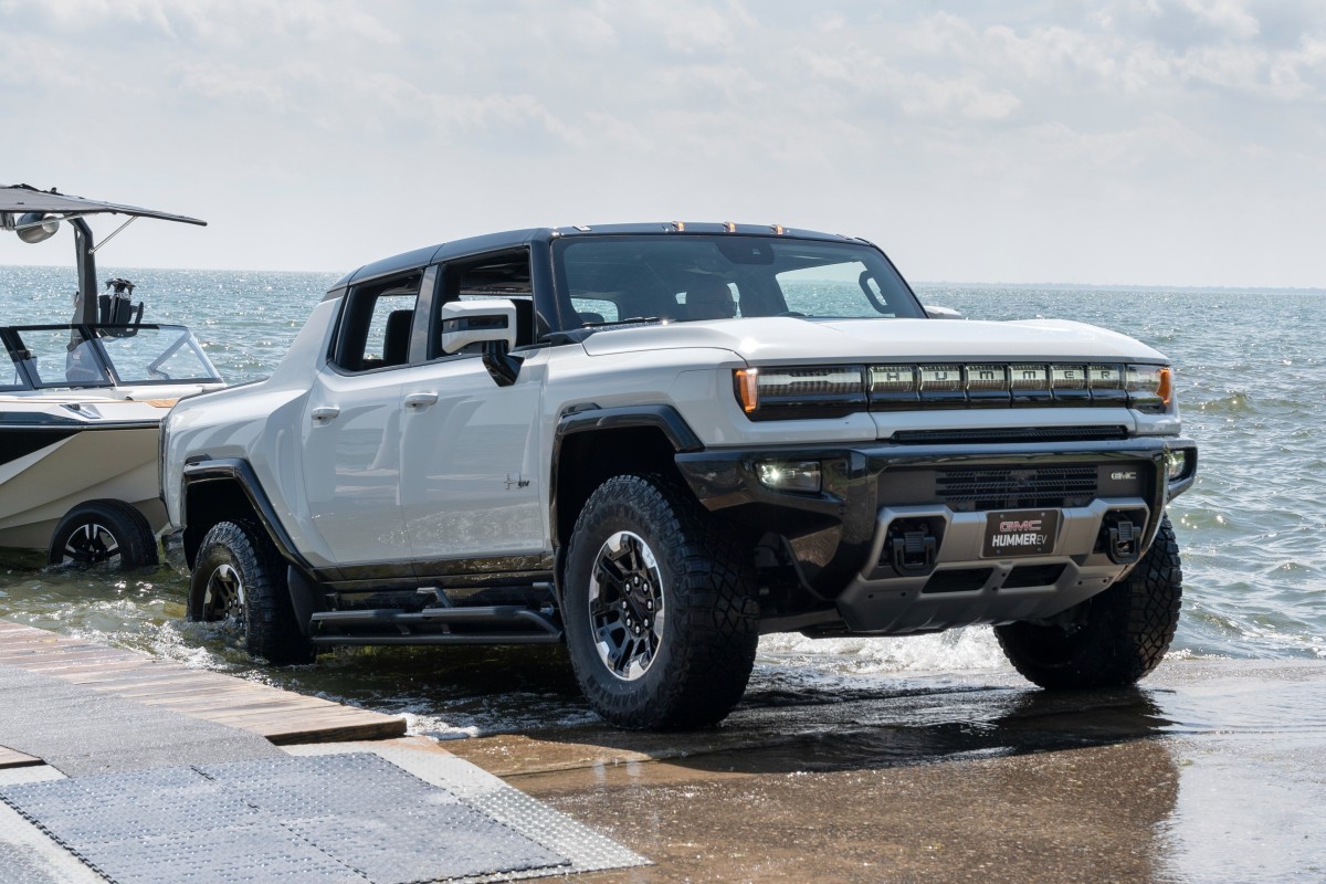 2024 GMC Hummer EV Pickup Preview summary