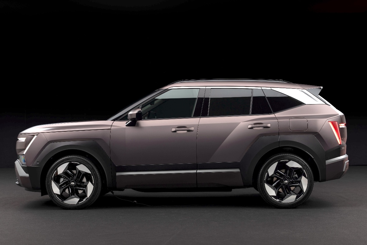 2027 Hyundai Tucson side