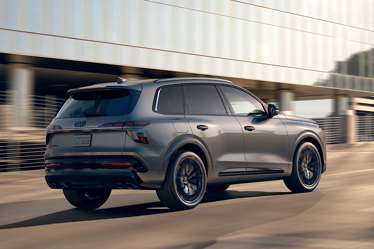 2027 Audi SQ7 rear