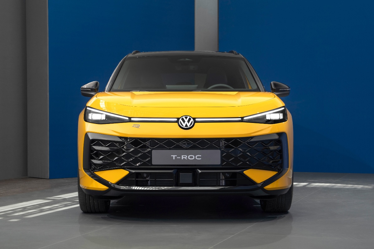 2025 Volkswagen T-Roc front
