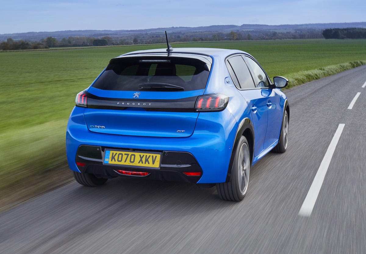 Peugeot e208 rear tracking