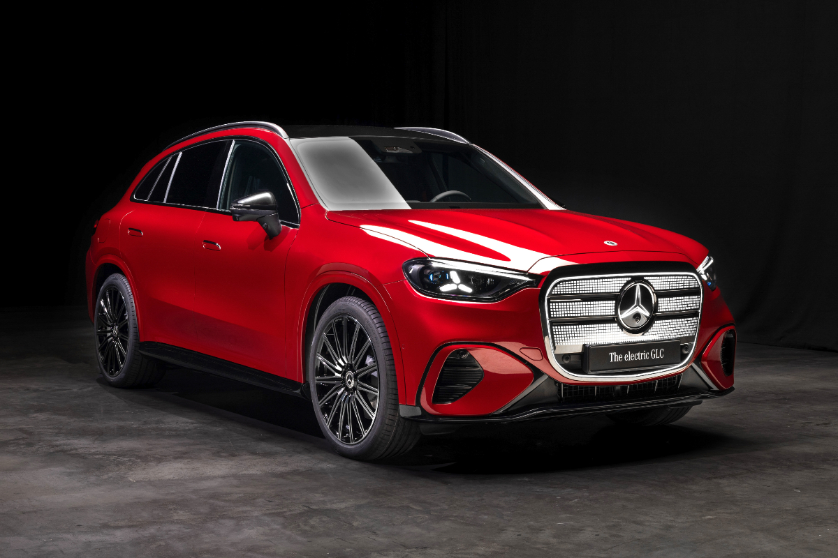 2026 Mercedes-Benz GLC EQ front 3:4