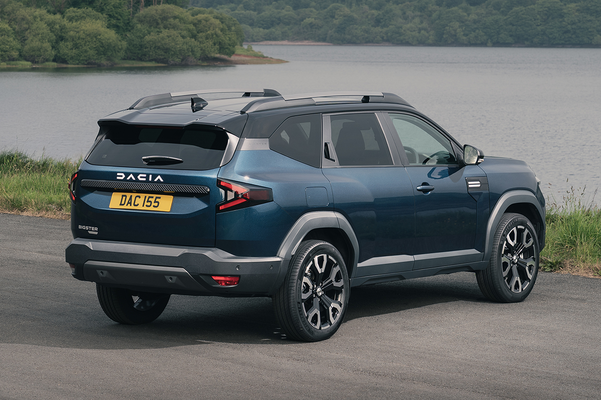 Dacia Bigster review dark blue rear static