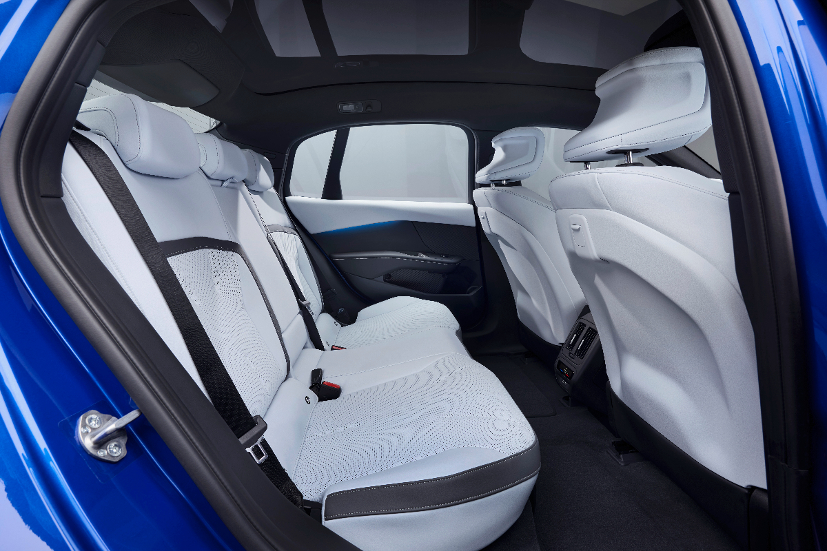 2026 BMW i3 Studio rear seats