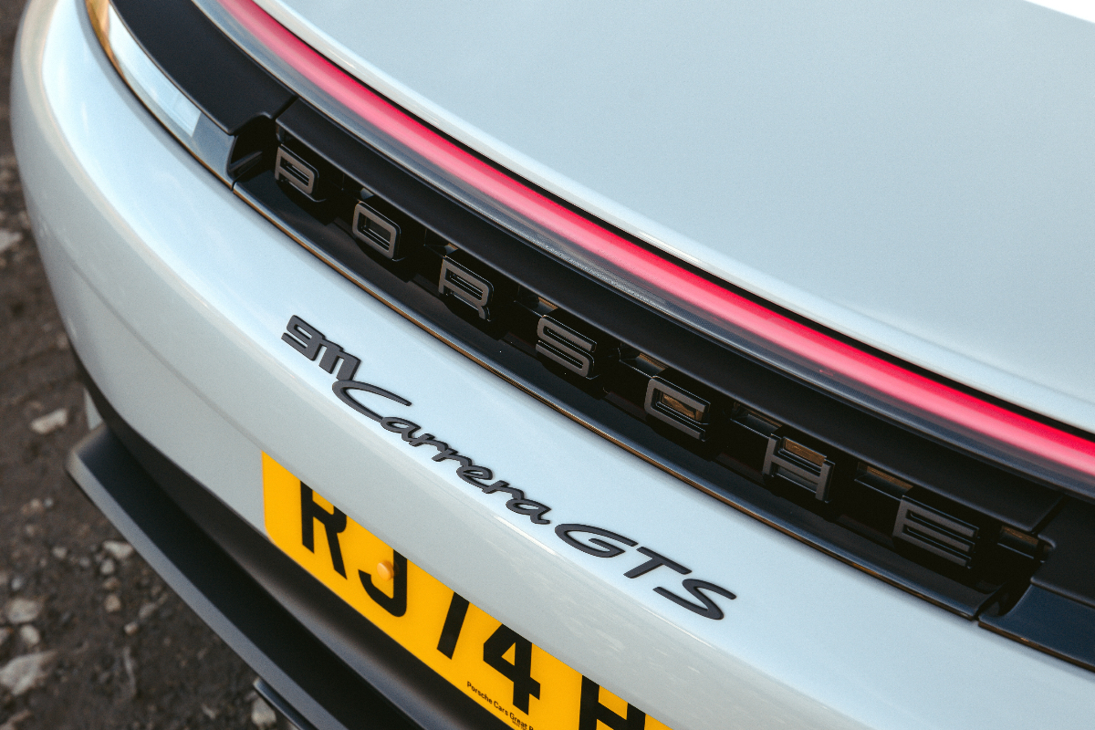 Porsche 911 GTS badge