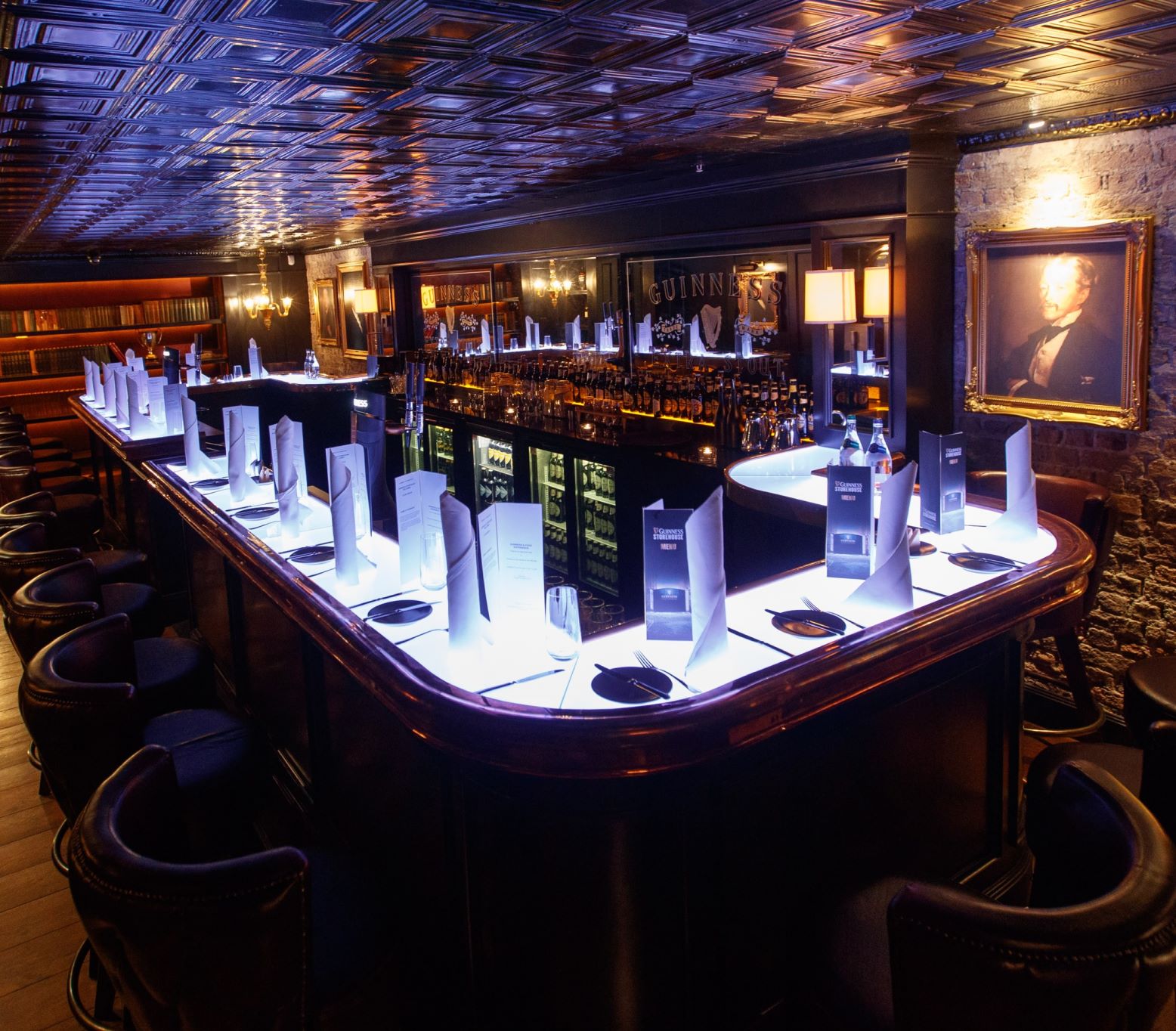 Connoisseur Bar dinner setup