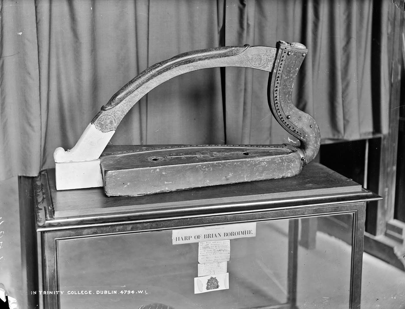 Black and white photograph of the Brian Boru harp.