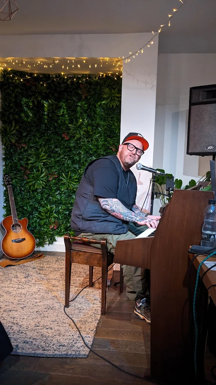 open mic guitar